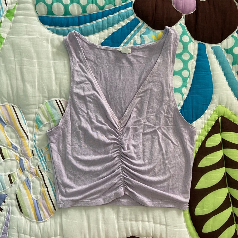 Super cute cinched crop top!